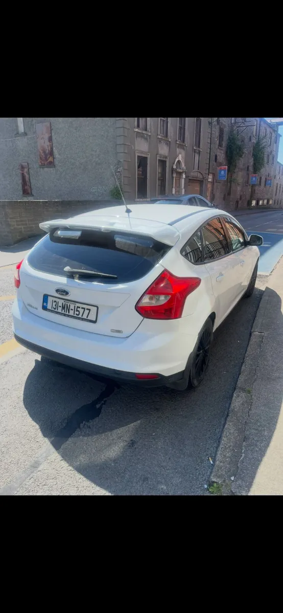 Ford Focus 2013 - Image 2