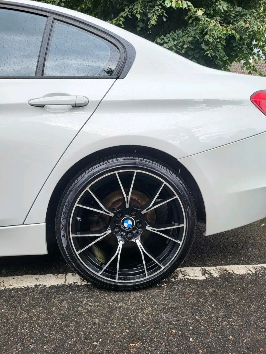 142 BMW 318 - Image 4