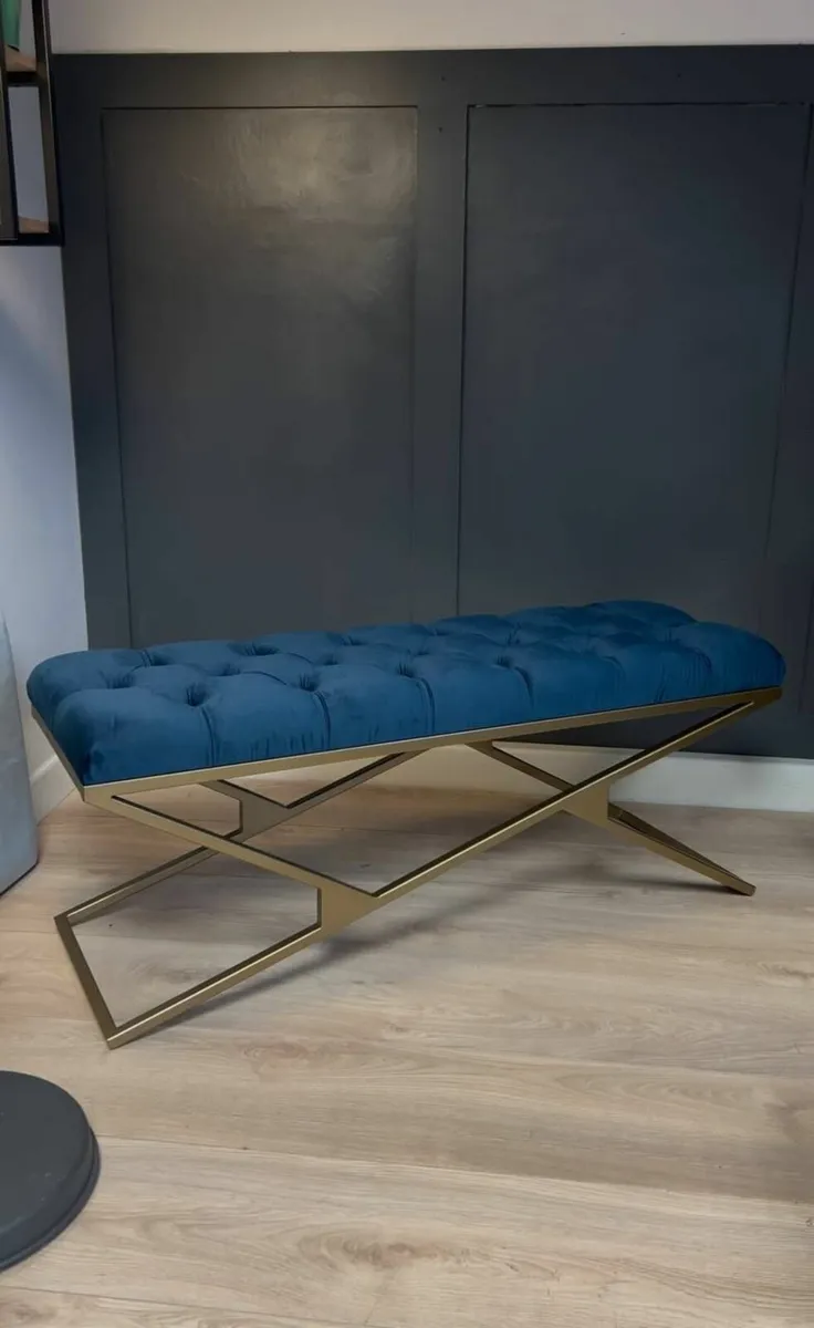Metal frame velvet seat bench - Image 4