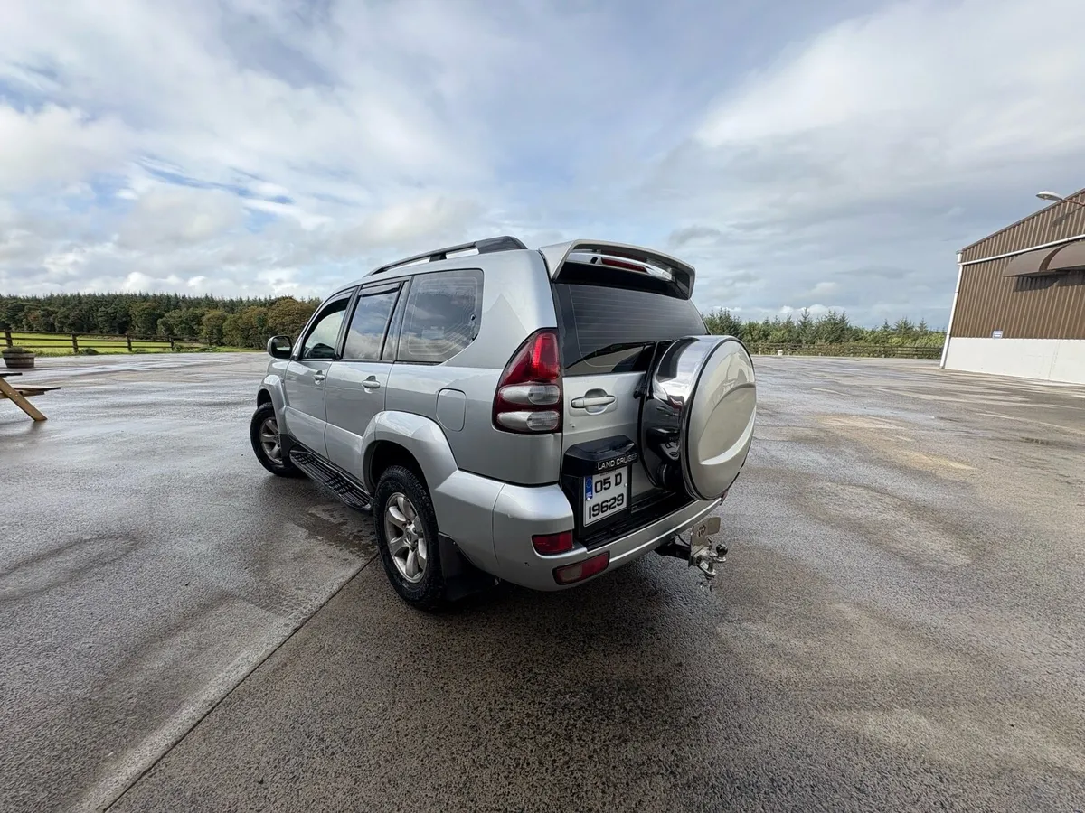 Toyota Land Cruiser - Image 3