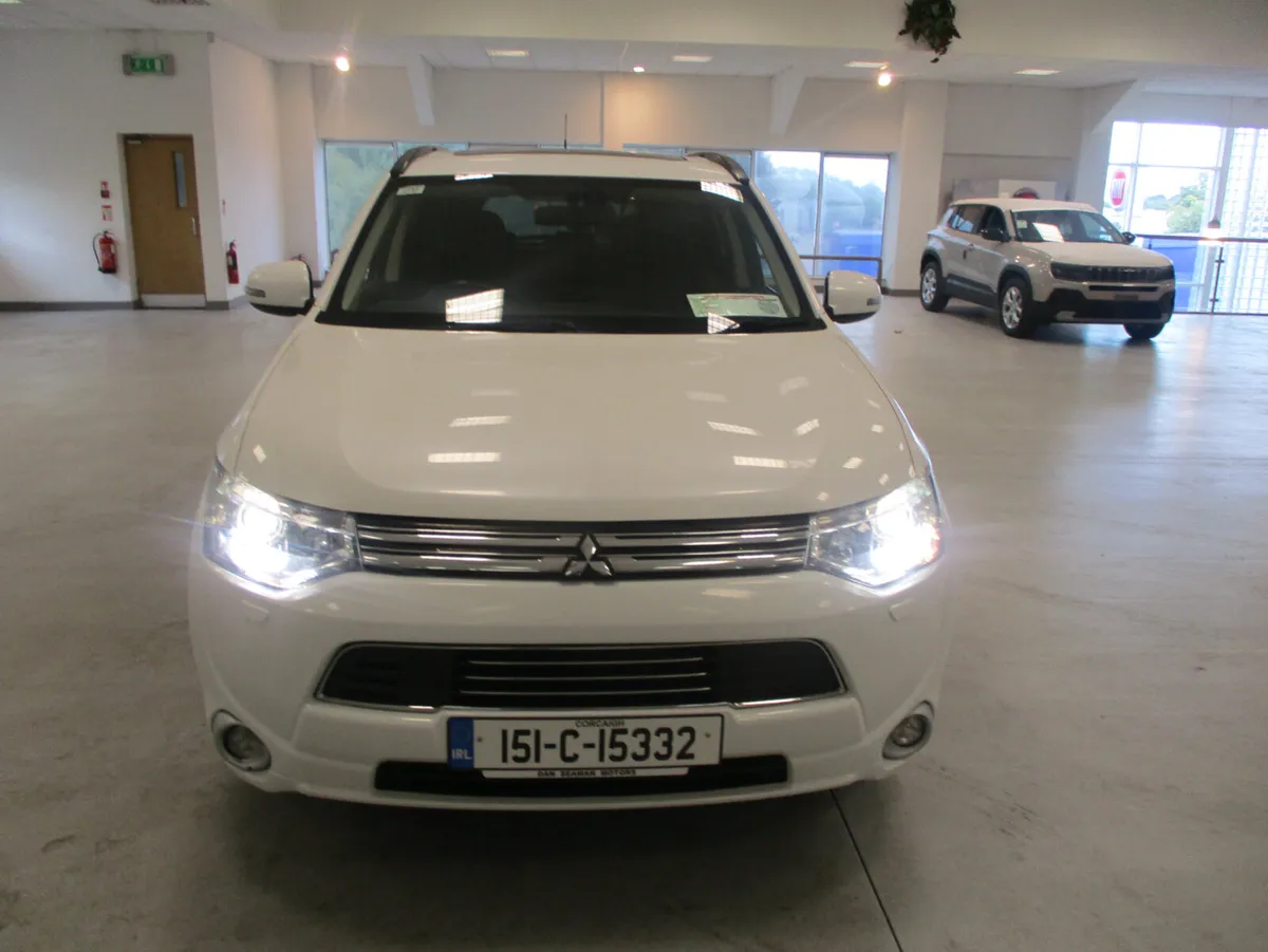 Mitsubishi Outlander PHEV AWD 2015 - Image 3