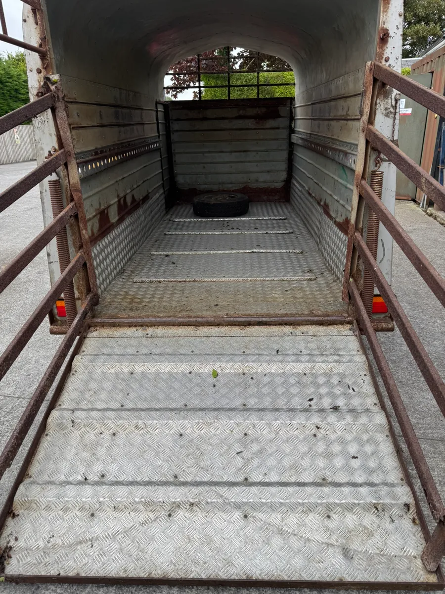 Joyce livestock trailer - Image 1