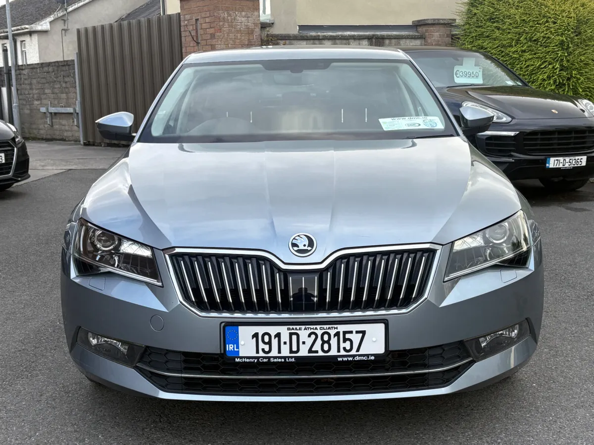 191 Skoda Superb 2.0 Diesel Ambition *Low Kils* - Image 2