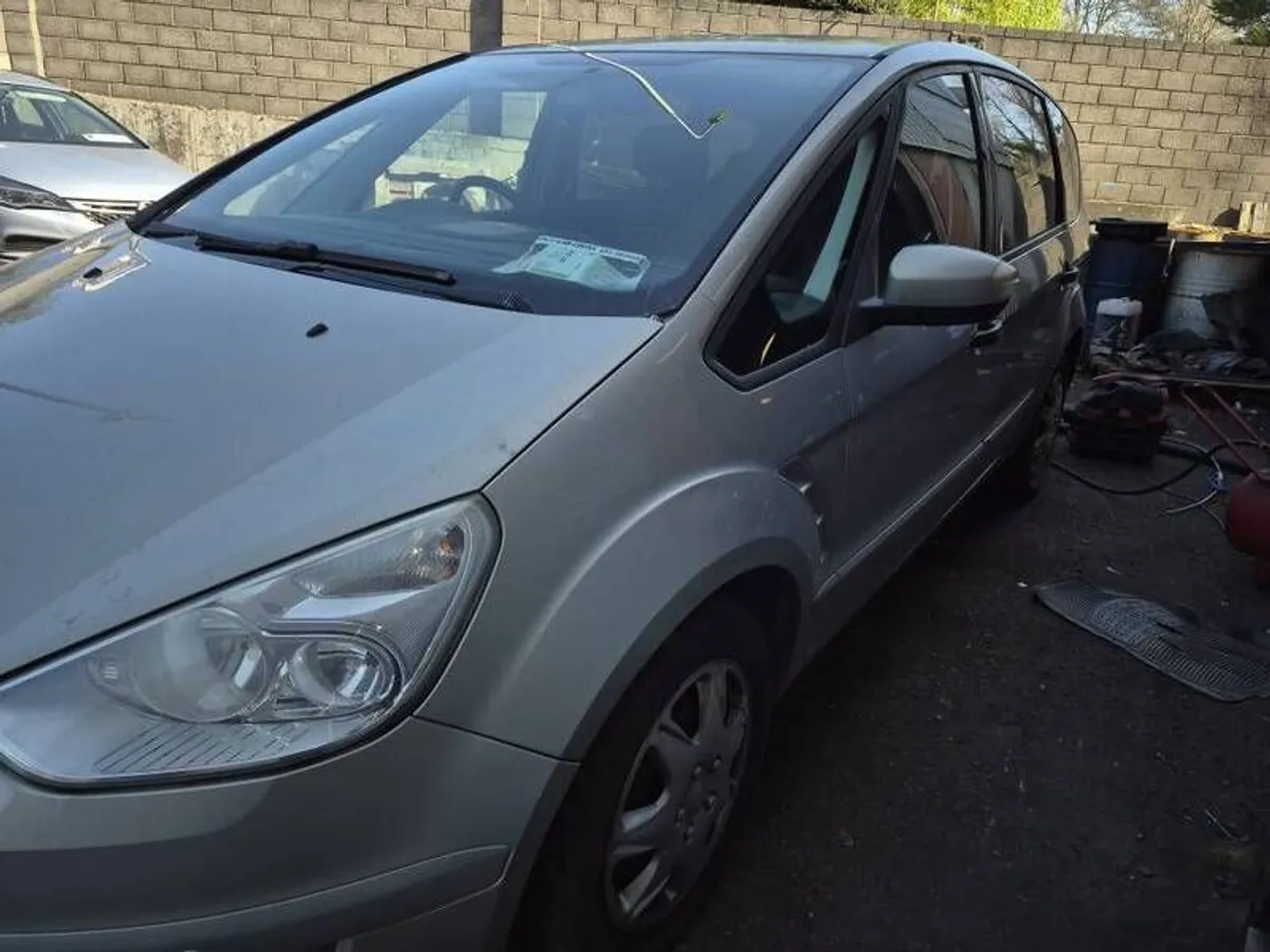 2010 Ford S-max - Image 2