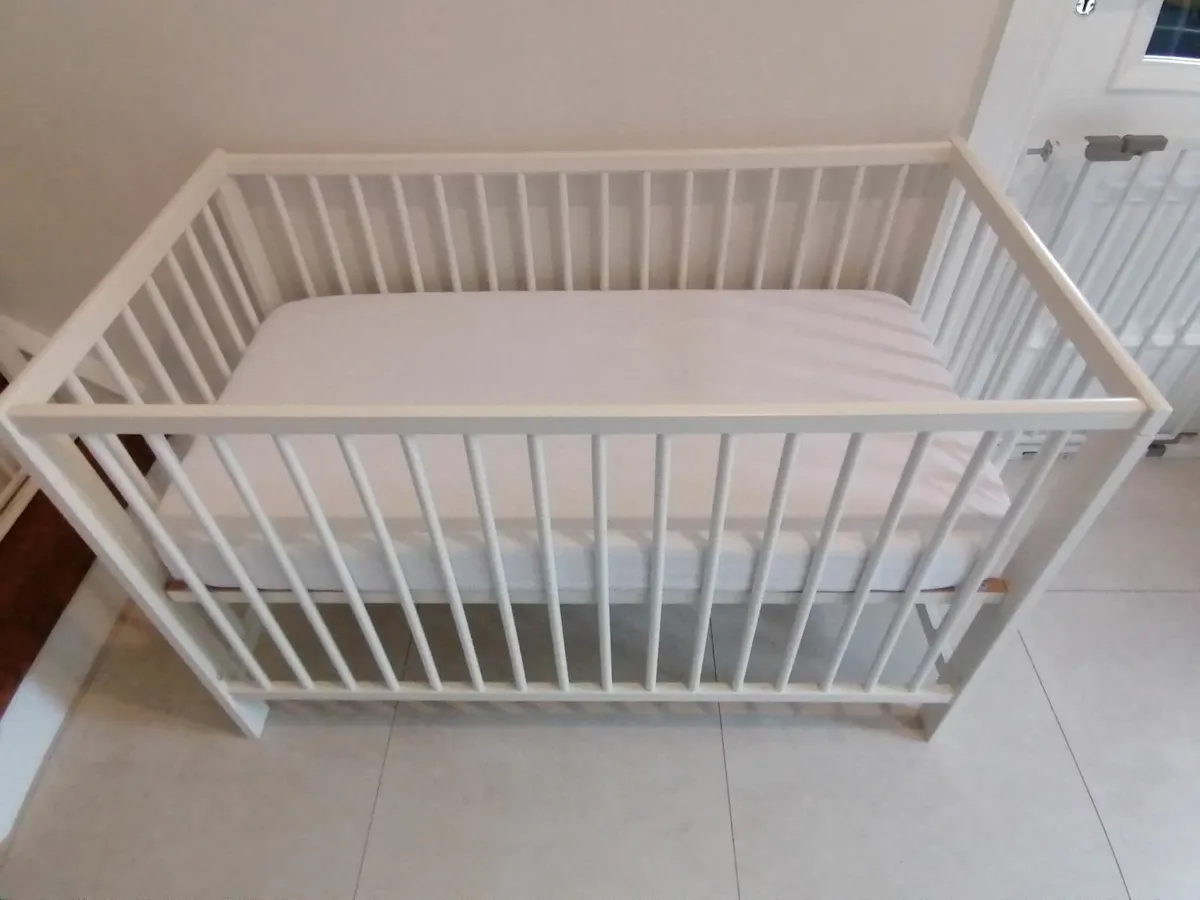 Cot - Image 1