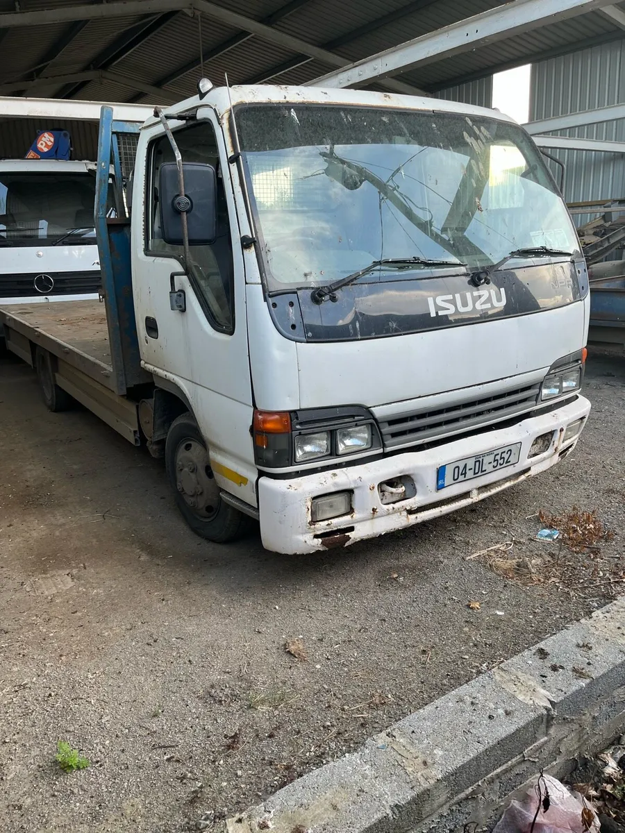 Isuzu NPR 2004 - Image 1