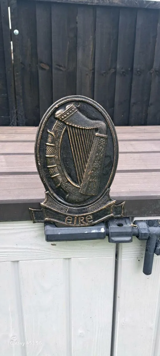 Eire harp cast iron sign