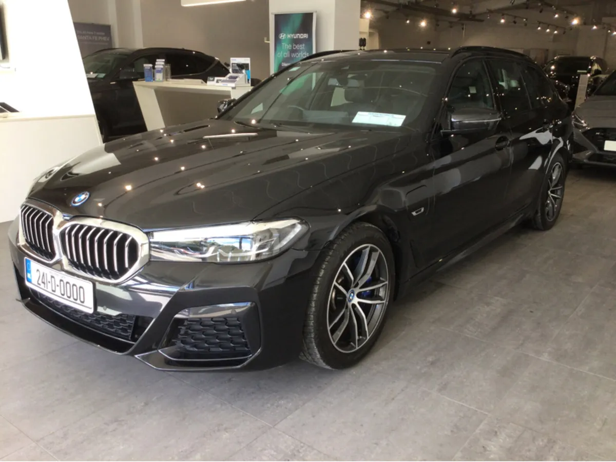 BMW 5-Series 530e M SPORT Estate - Image 4