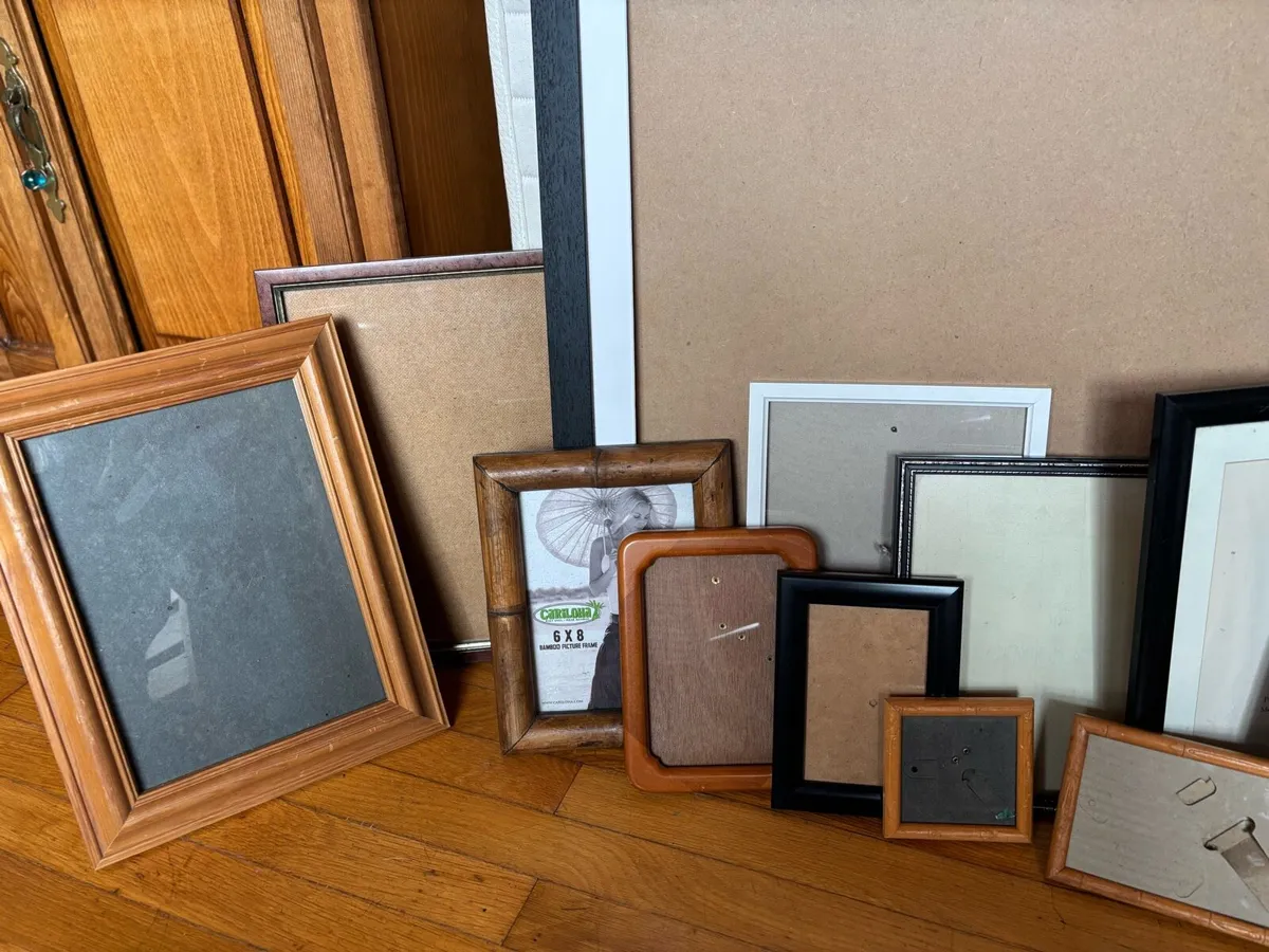 17 picture frames - Image 3