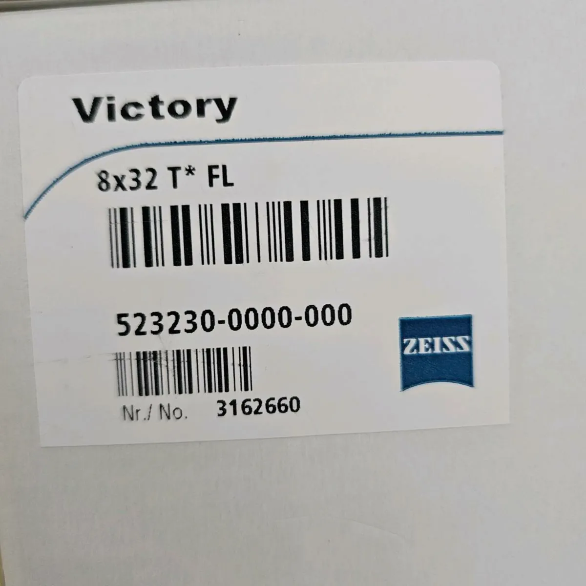 Zeiss Victory T* FL 8 x 32 Binoculars Boxed - Image 4