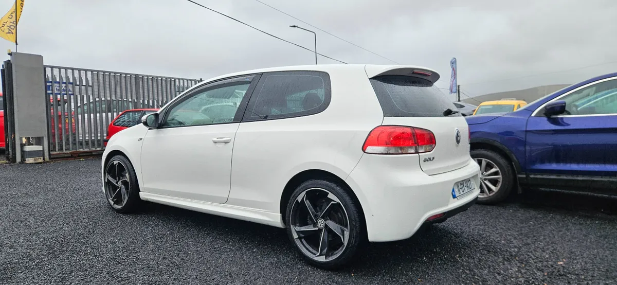 Volkswagen Golf R-LINE - Image 3