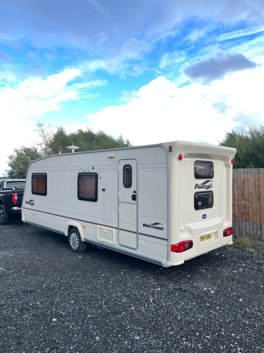 Bailey Pageant 6 Berth Fixed Bunkbed Caravan - Image 2