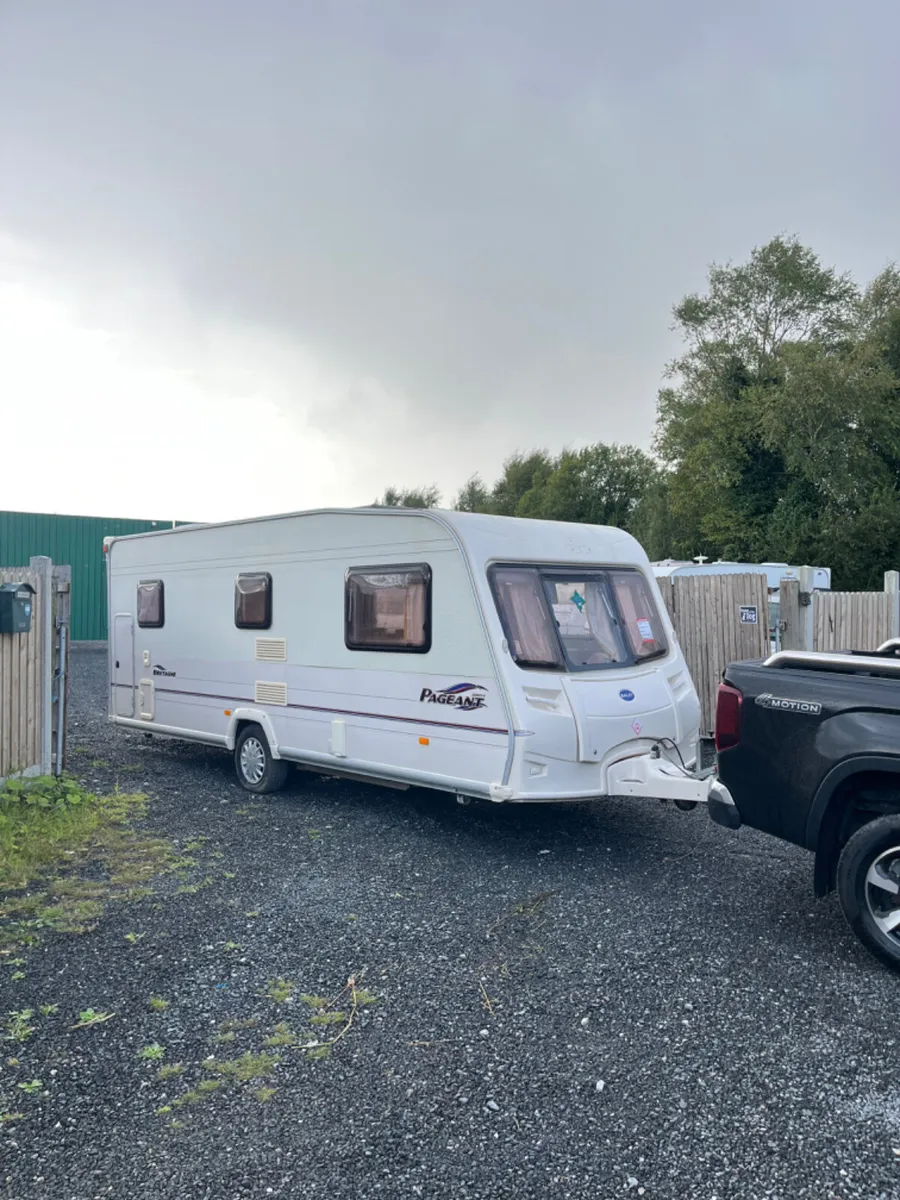 Bailey Pageant 6 Berth Fixed Bunkbed Caravan - Image 1