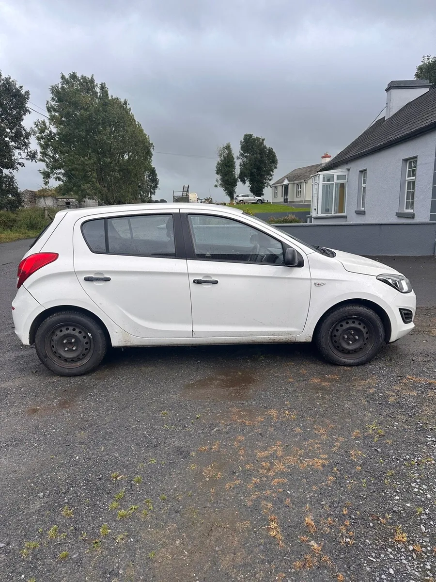 Hyundai i20 2013 1.1 Diesel - Image 2