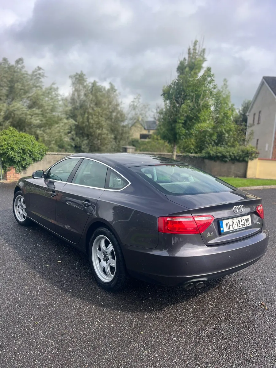 Audi A5 2010 - Image 2