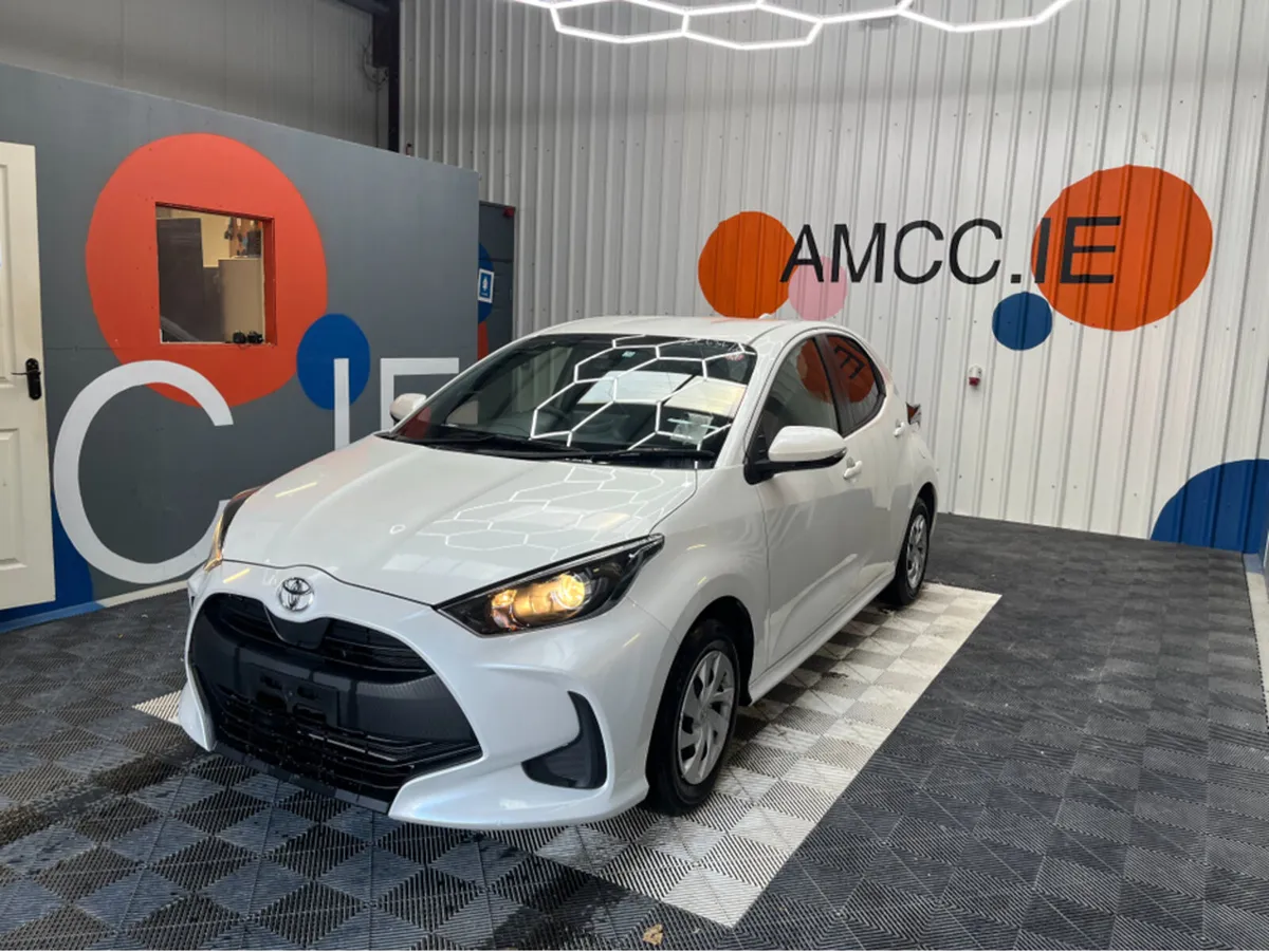 Toyota Yaris 1.0 PETROL / 40k KMs / REVERSE CAMERA - Image 3