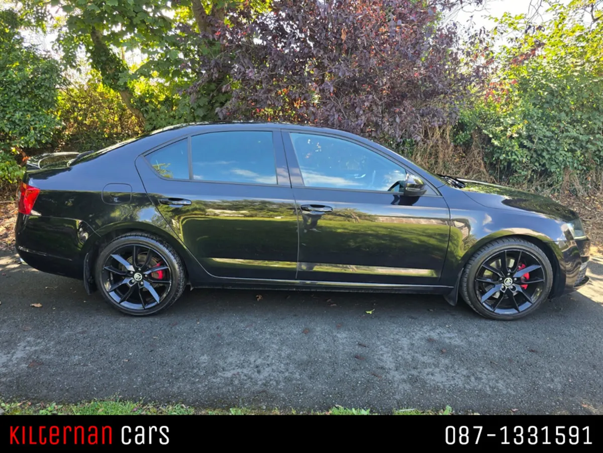Skoda Octavia RS 2.0 TDI 184BHP DSG 4X4 PAN ROOF - Image 3