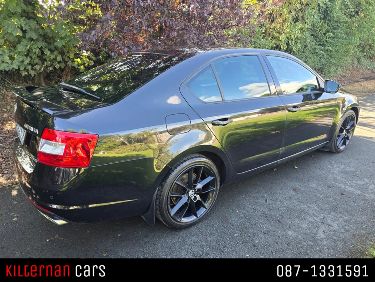 Skoda Octavia RS 2.0 TDI 184BHP DSG 4X4 PAN ROOF - Image 4