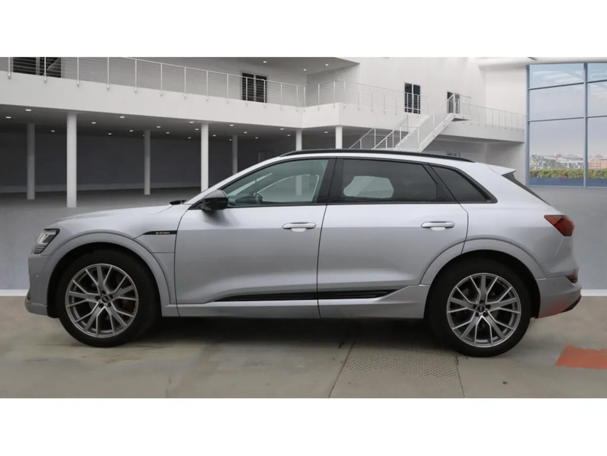 Audi e-tron (212) BLACK EDITION 55 QUATTRO - Image 2
