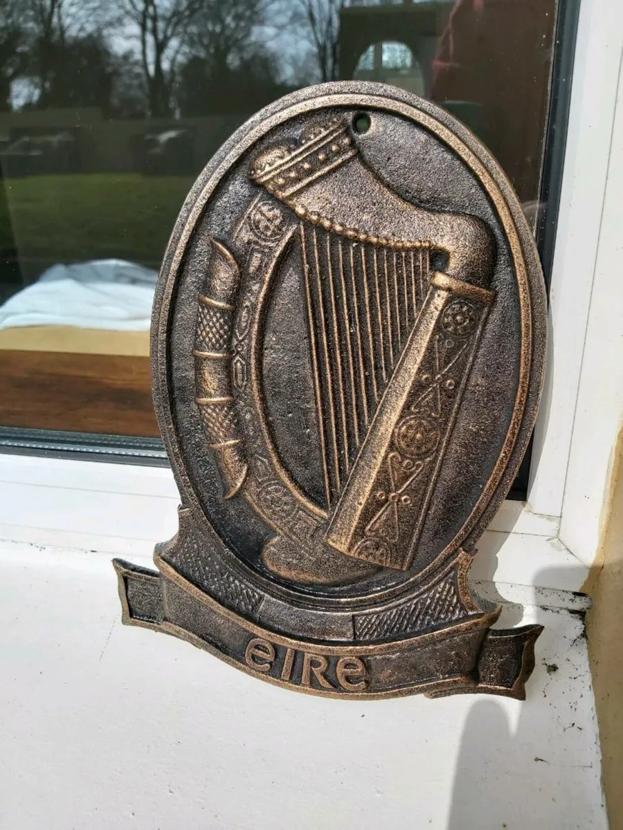 Eire harp cast iron sign