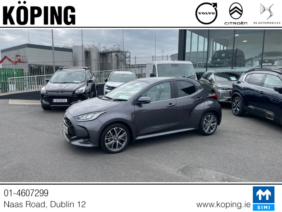 Toyota Yaris 1.5 PLATINUM 4DR AUTO // HIGH SPEC PL - Image 4