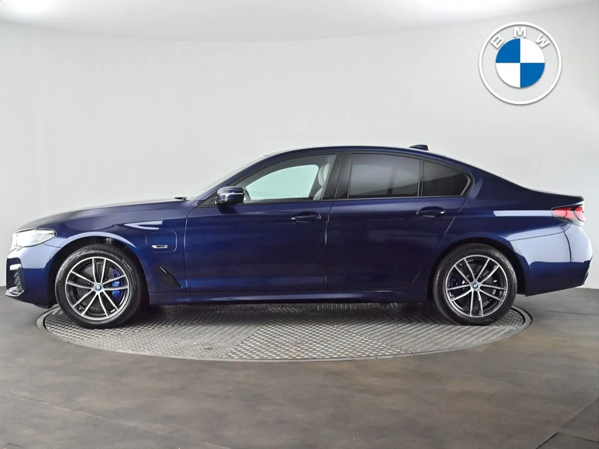 BMW 5 Series 530e M Sport Saloon - Image 3