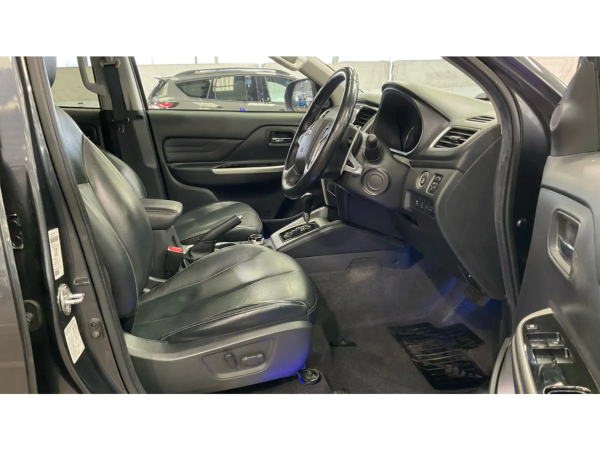 Mitsubishi L200 2.3 DI-D BARBARIAN AUTO - Image 4