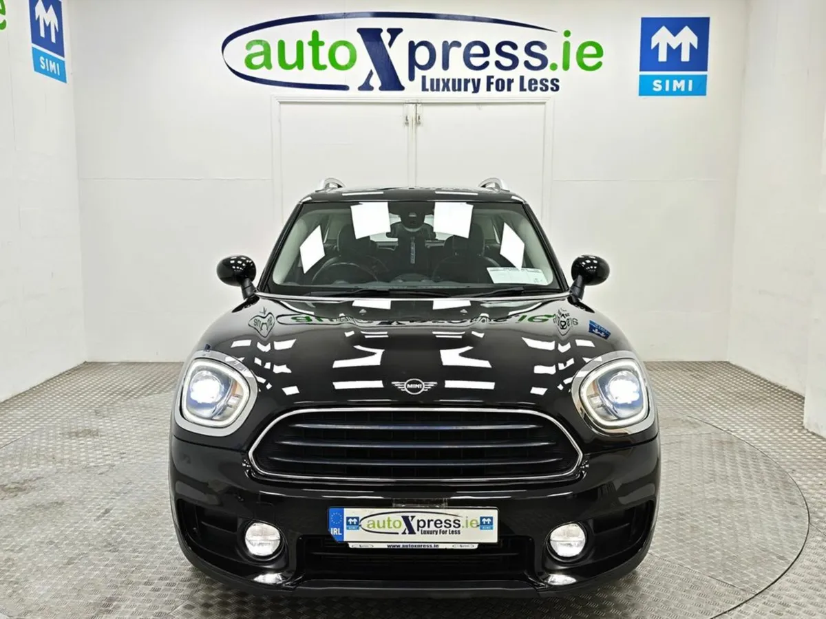 Mini Cooper CROSSOVER 2.0 Automatic, Reversing cam - Image 3