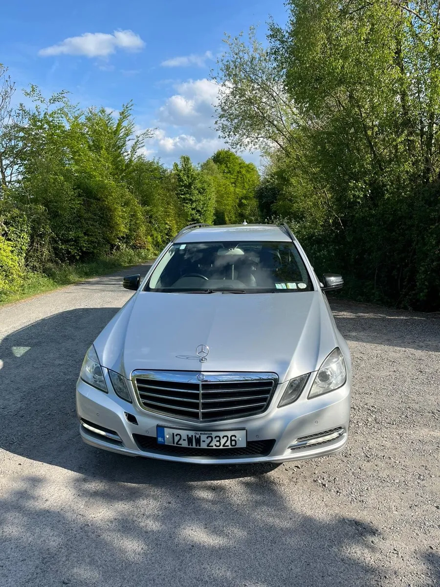 Mercedes-Benz E-Class 2012 - Image 2