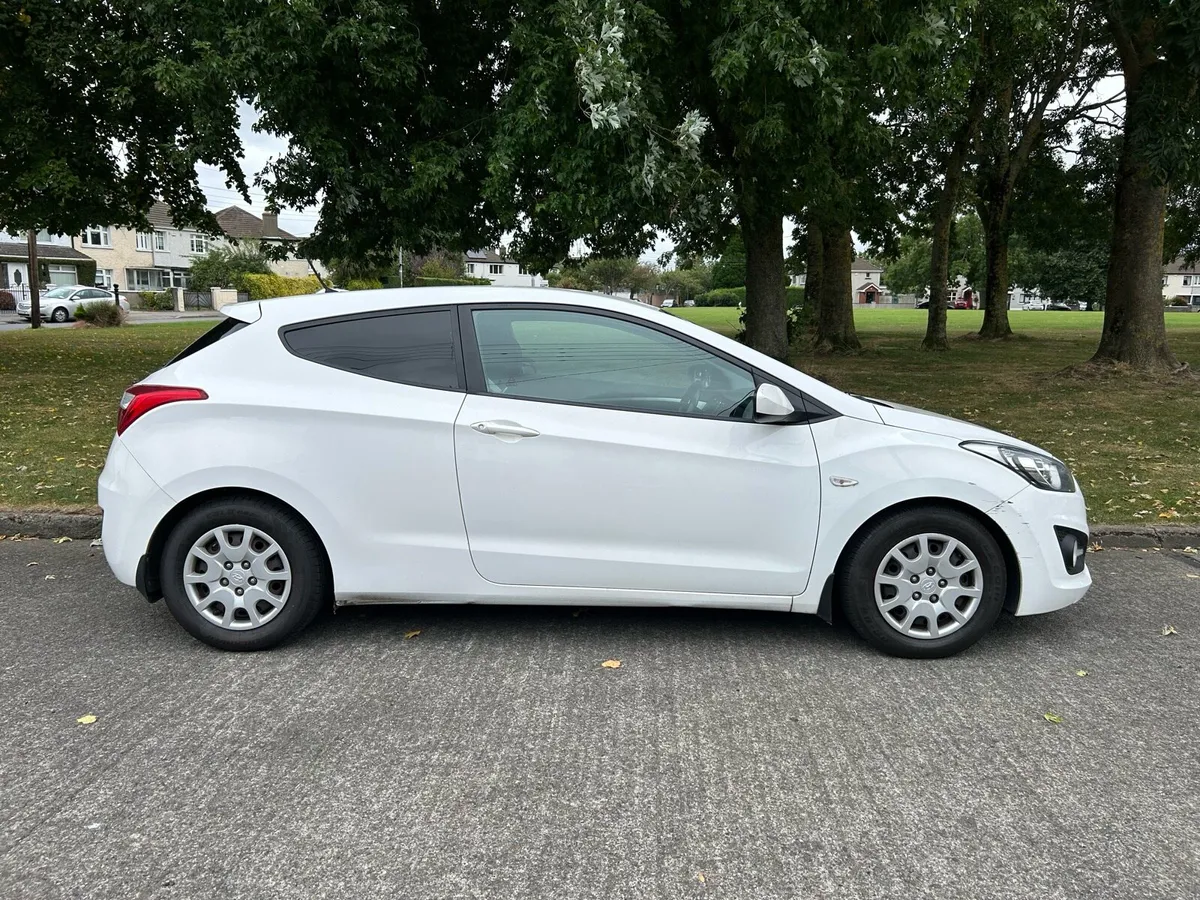 2013 Hyundai I30 Pro Van 1.4 CRDI - Image 2