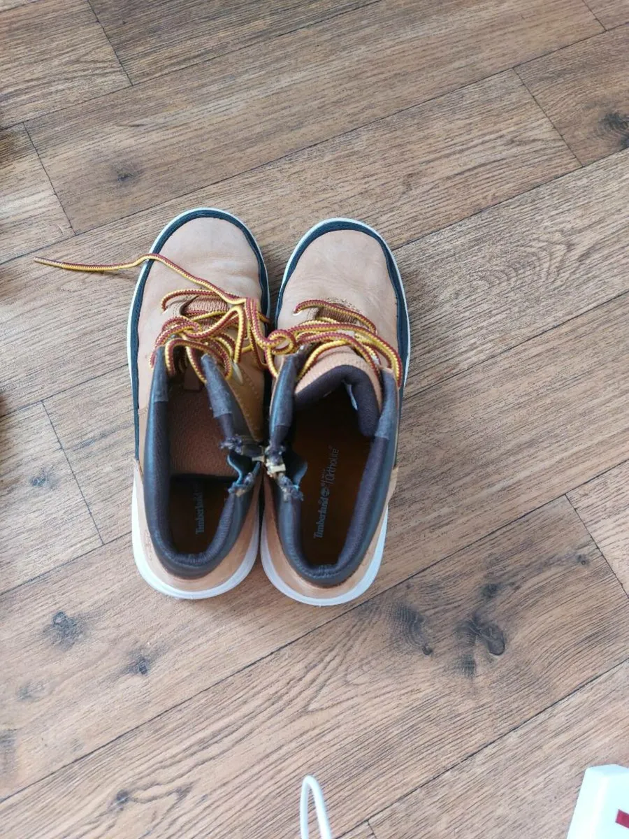 Shoes - Image 3