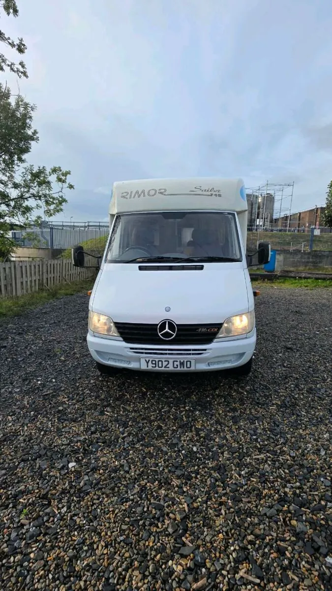 Mercedes-Benz Sprinter 4x4 motorhome - Image 2