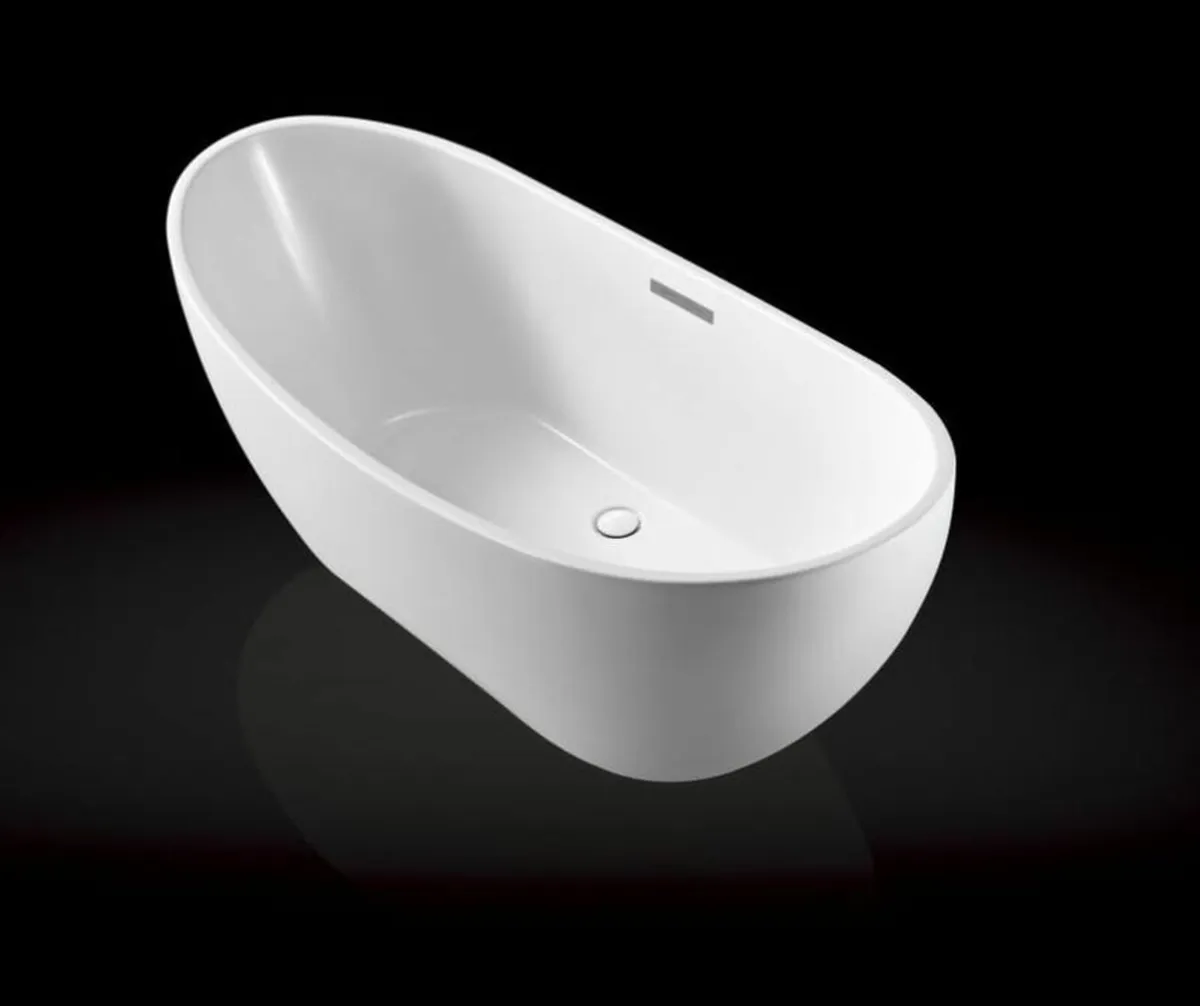 1700 X 720 Free-standing bath *RRP €1900