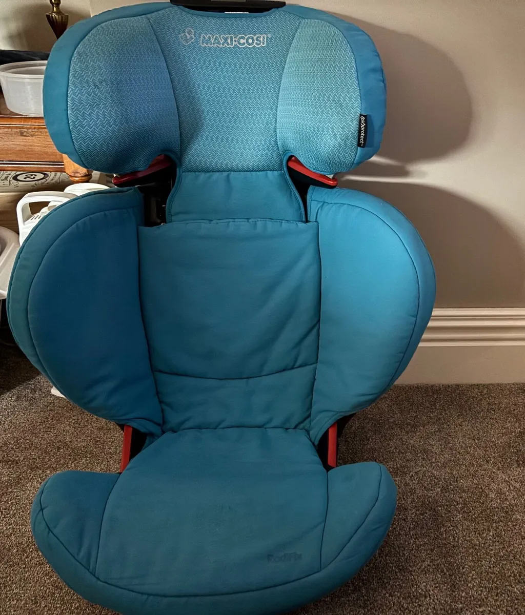 Maxi-Cosi adjustable High back Booster Car seat - Image 2