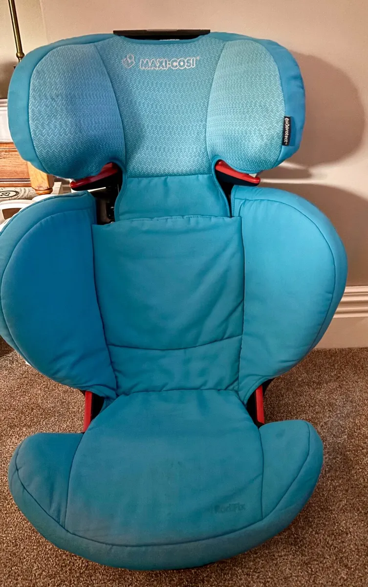 Maxi-Cosi adjustable High back Booster Car seat - Image 3