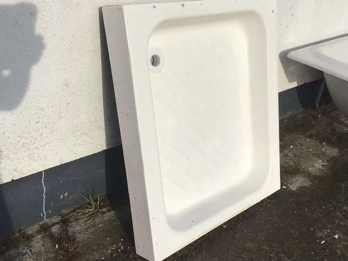 Bath ,Shower Tray 800/800 ,Shower Door 800 wide - Image 2