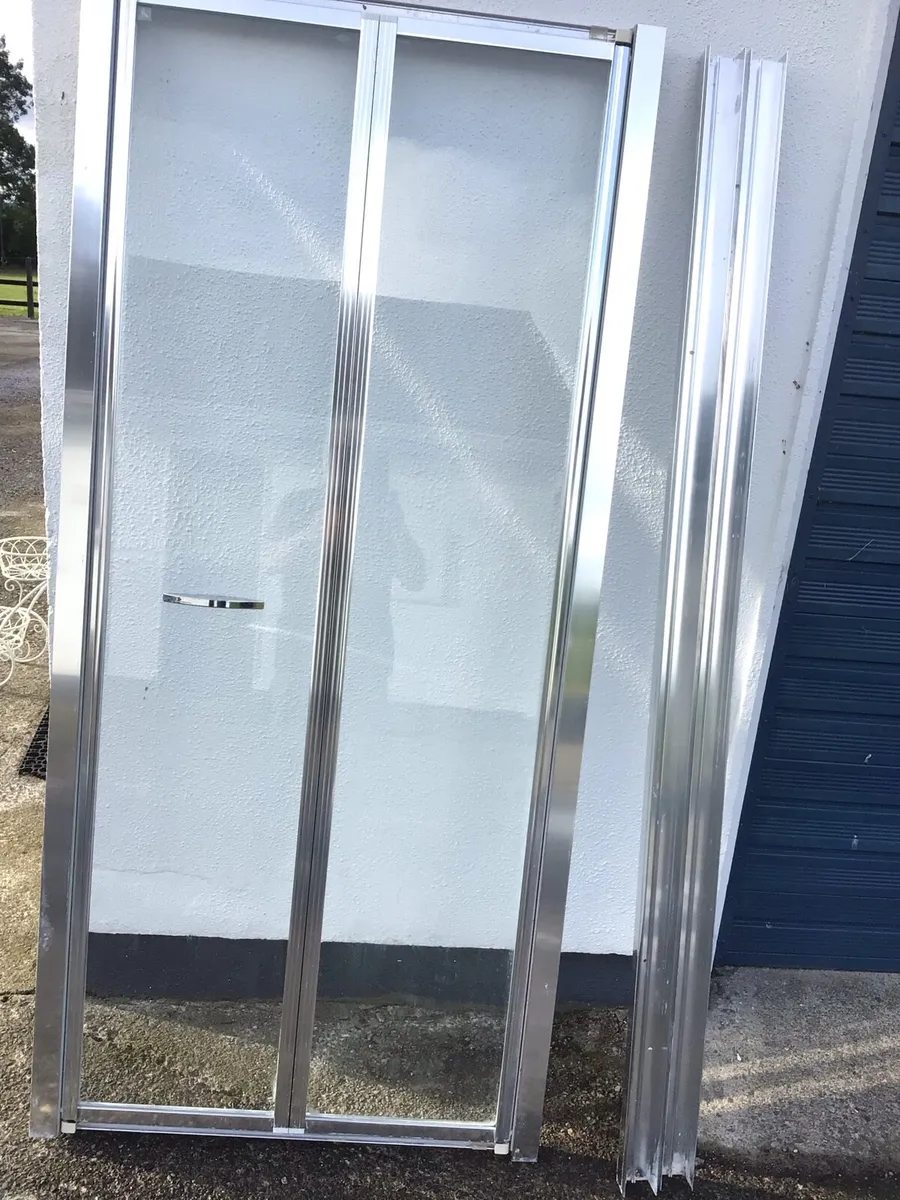 Bath ,Shower Tray 800/800 ,Shower Door 800 wide - Image 3