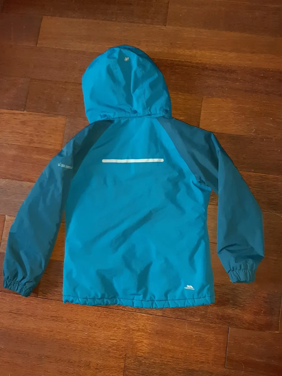 Trespass waterproof & windproof coat age 9/10 yrs - Image 3