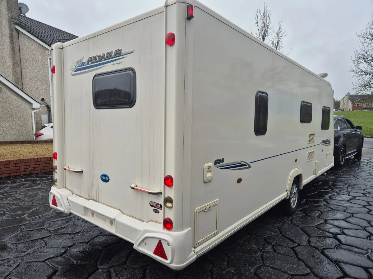 2011  Bailey Olympus 462 With Motor Movers - Image 3