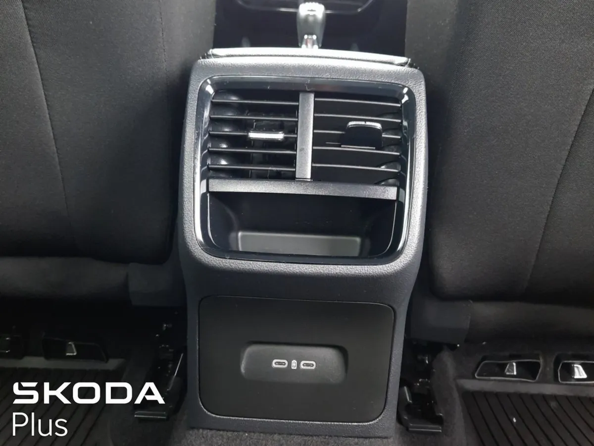 Skoda Octavia Octavia AMB 2.0tdi 115HP - Image 4