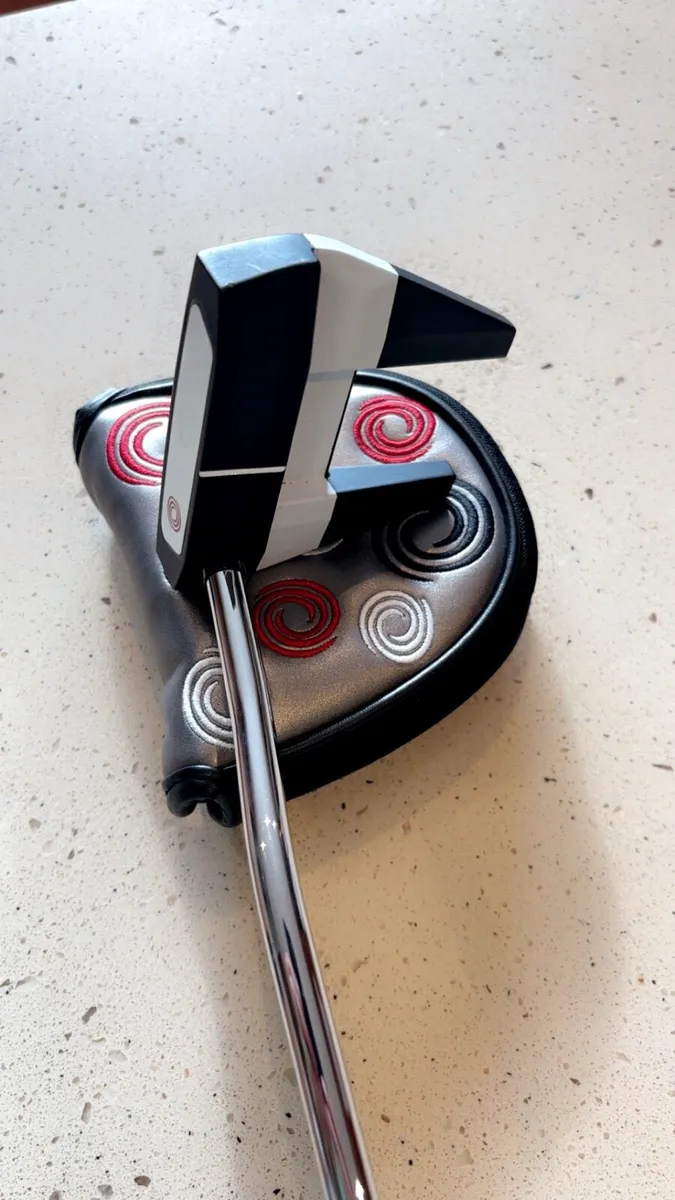 Odyssey White Hot Versa Seven Putter - Image 2