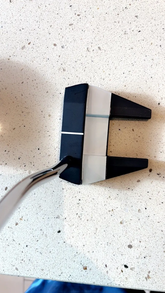Odyssey White Hot Versa Seven Putter - Image 3
