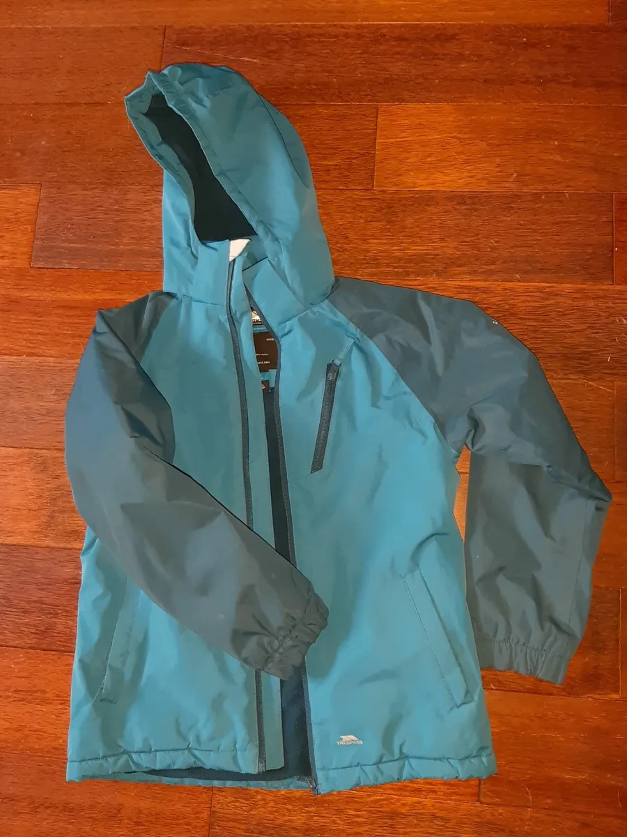 Trespass waterproof & windproof coat age 9/10 yrs - Image 1