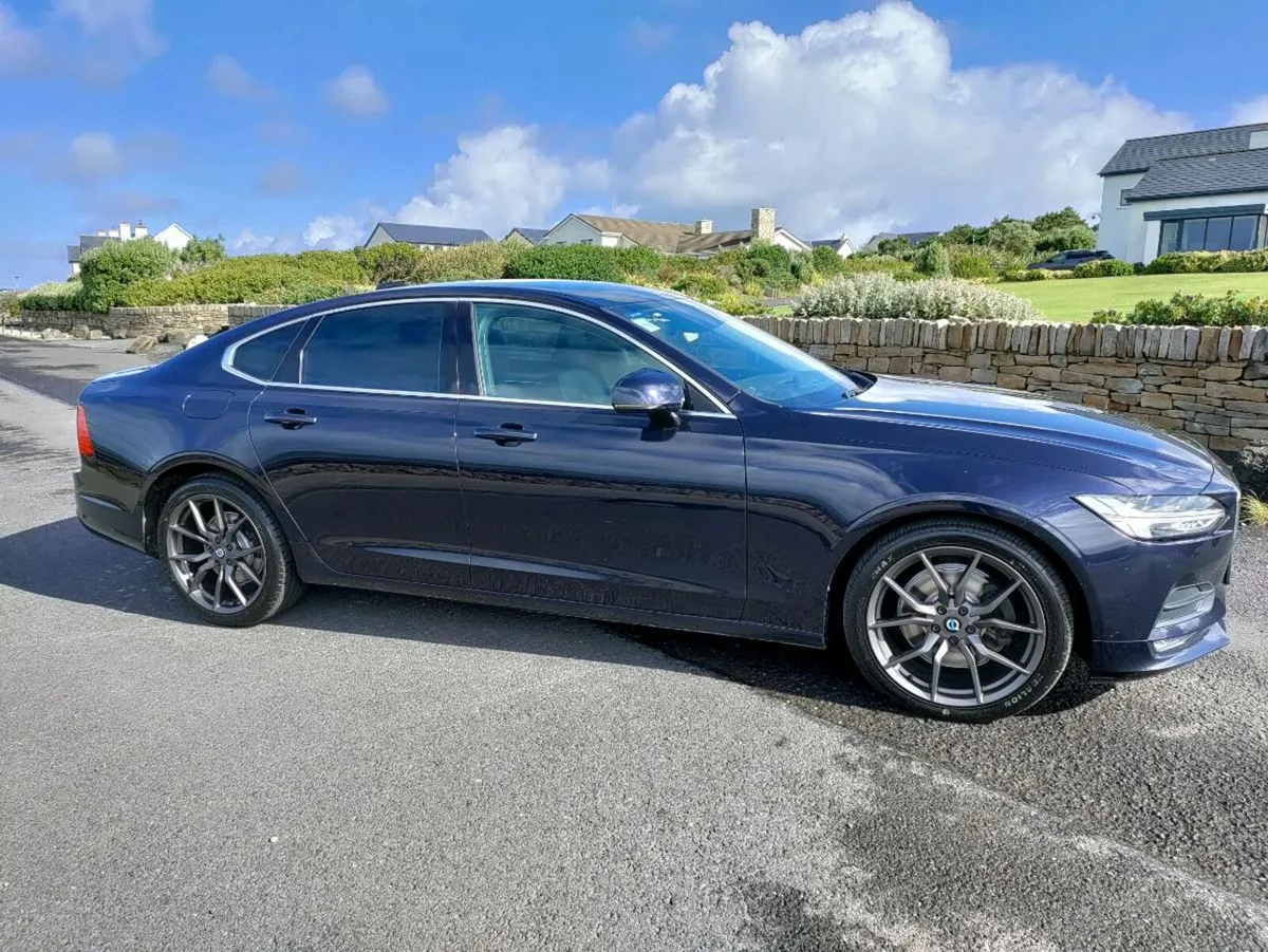 2017 Volvo s90 - Image 2