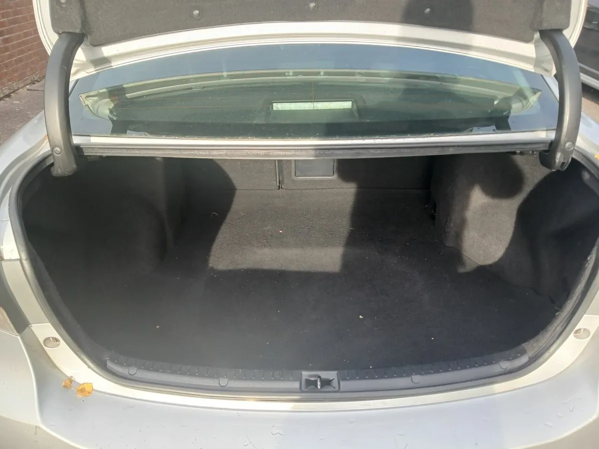 Toyota Avensis 2012 - Image 3