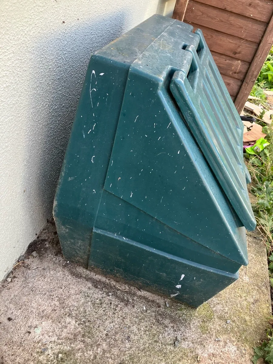 Coal bunker storage logs, recycling or pet food - Image 2