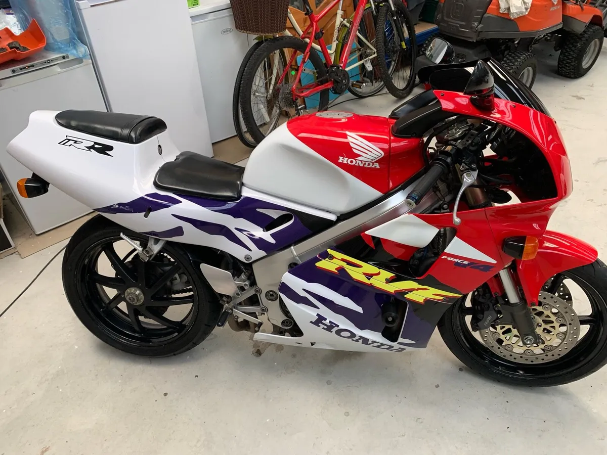 Honda RVF 400 - Image 3
