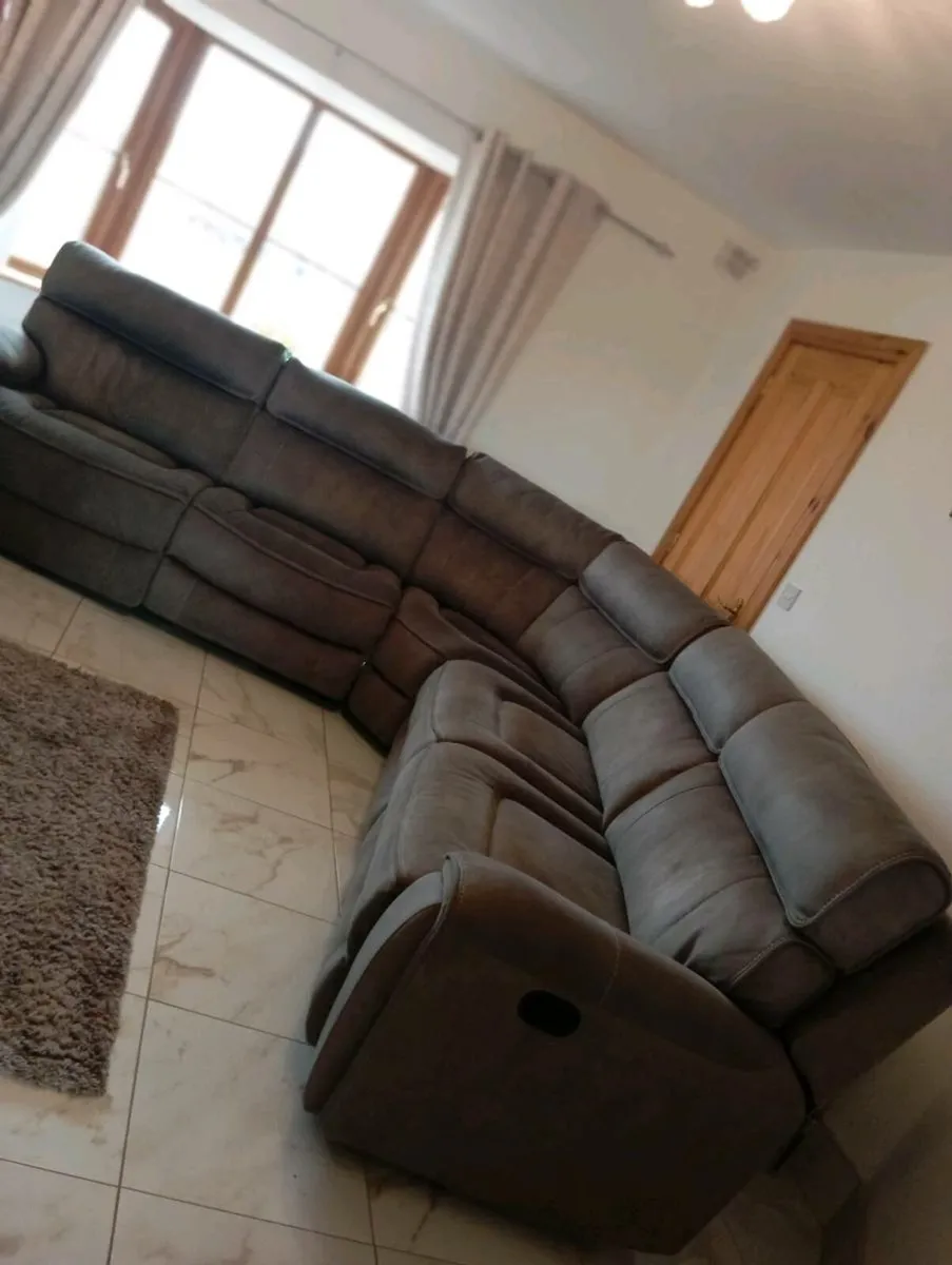Verona left right side corner recliner corner - Image 1