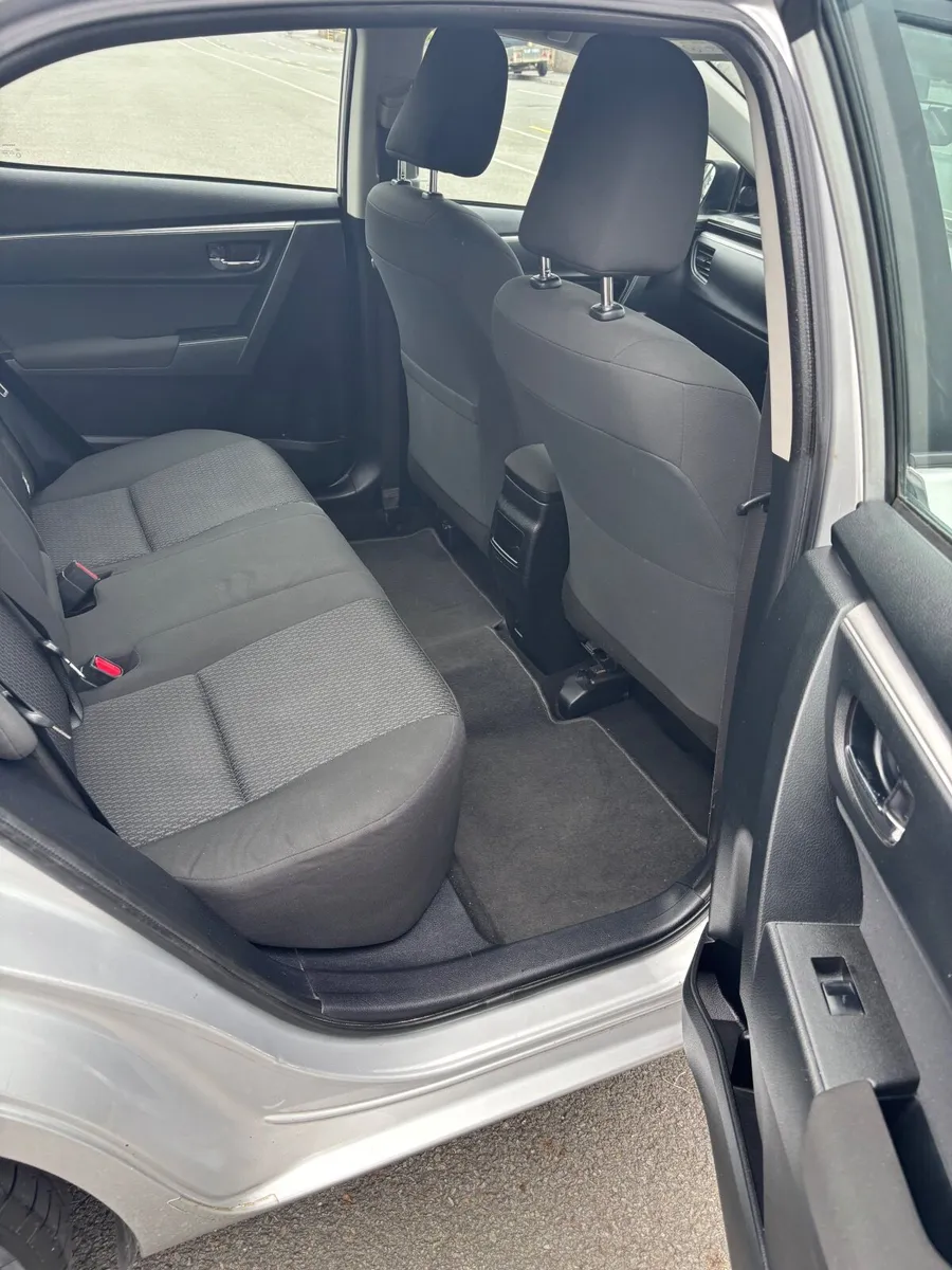 Toyota Corolla 2015 1.4 D4D - Image 2