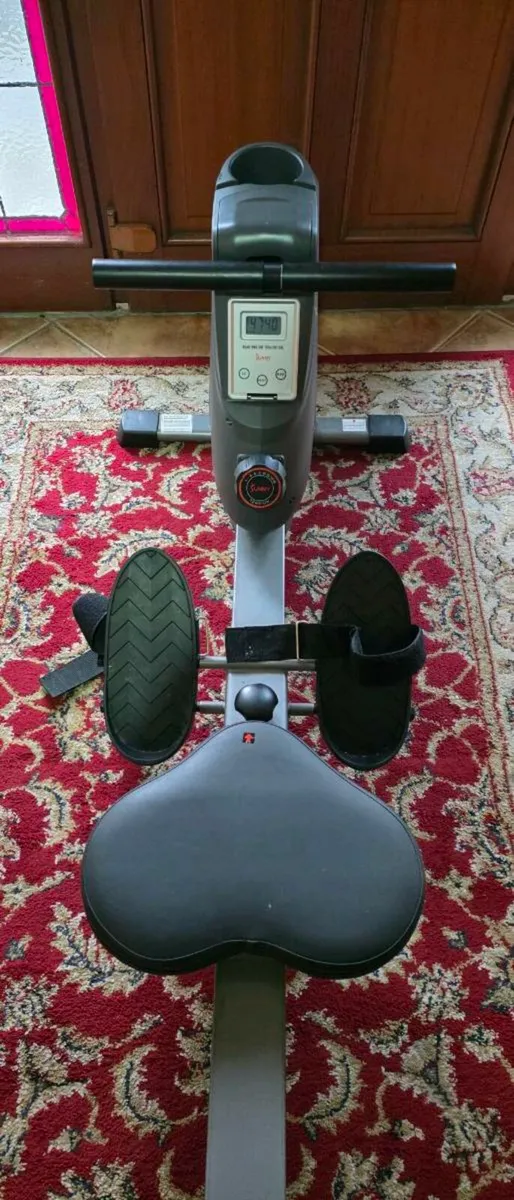 Rowing machine - Image 1